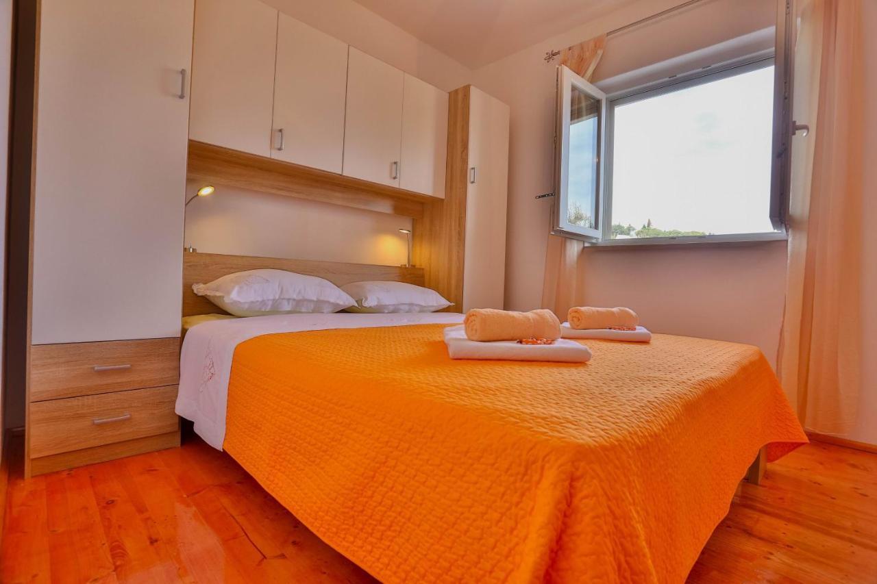 Apartments Lenka Sutivan ภายนอก รูปภาพ