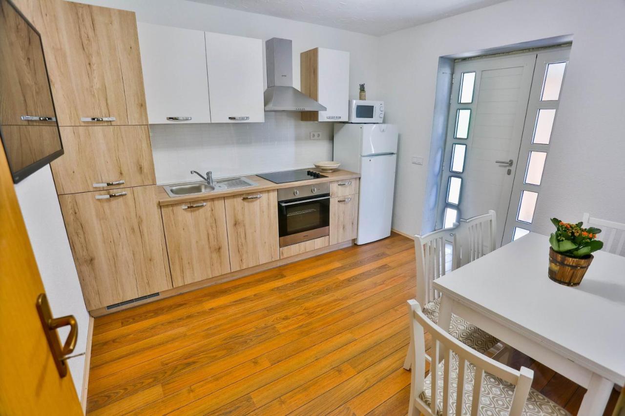 Apartments Lenka Sutivan ภายนอก รูปภาพ