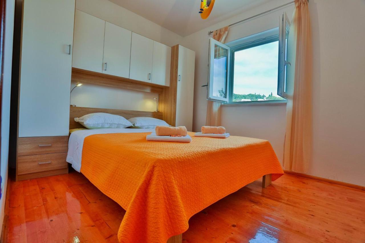 Apartments Lenka Sutivan ภายนอก รูปภาพ